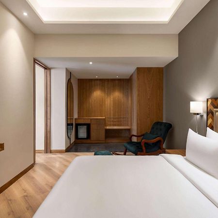 Ramada Encore By Wyndham Amritsar Airport Bagian luar foto
