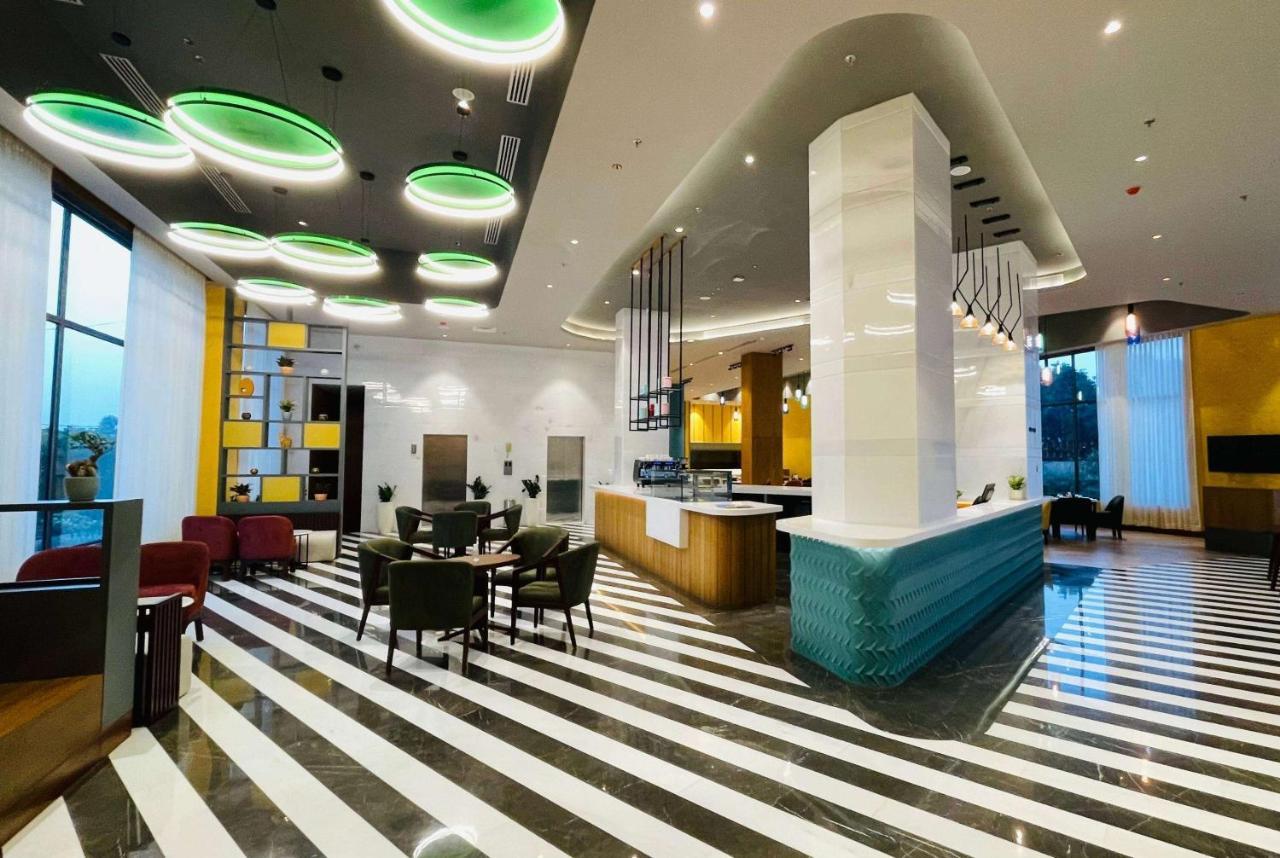 Ramada Encore By Wyndham Amritsar Airport Bagian luar foto