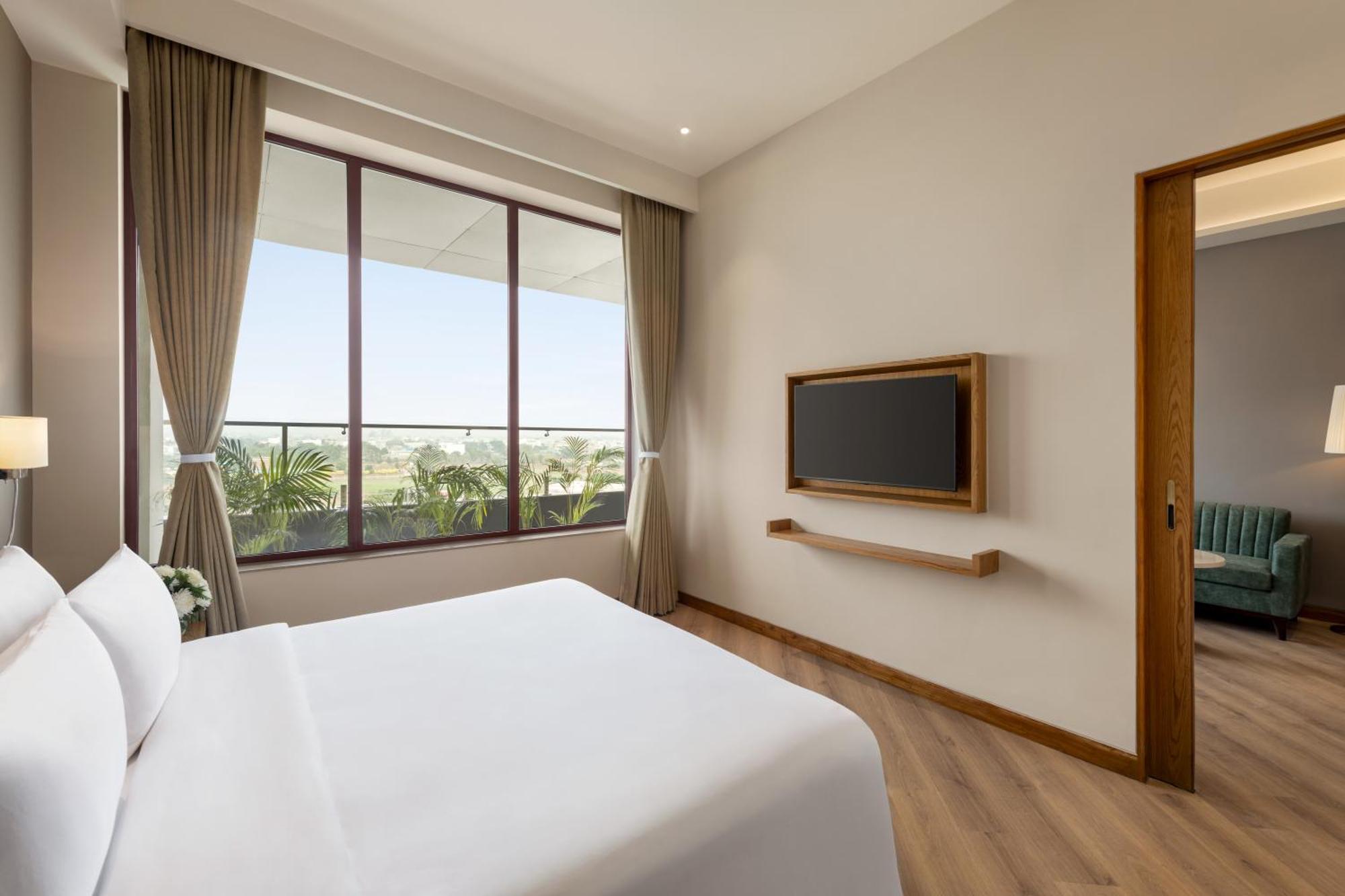 Ramada Encore By Wyndham Amritsar Airport Bagian luar foto