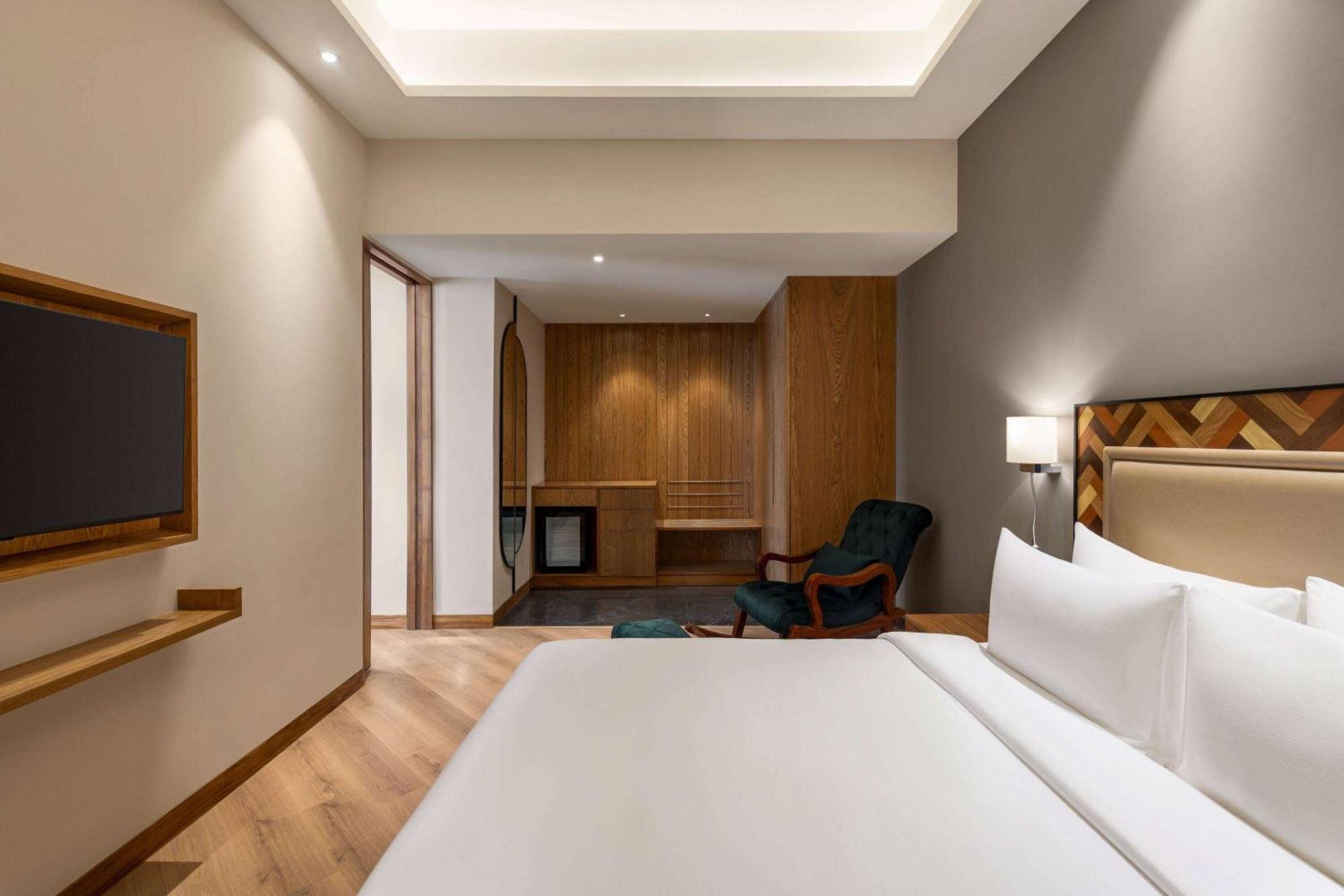 Ramada Encore By Wyndham Amritsar Airport Bagian luar foto