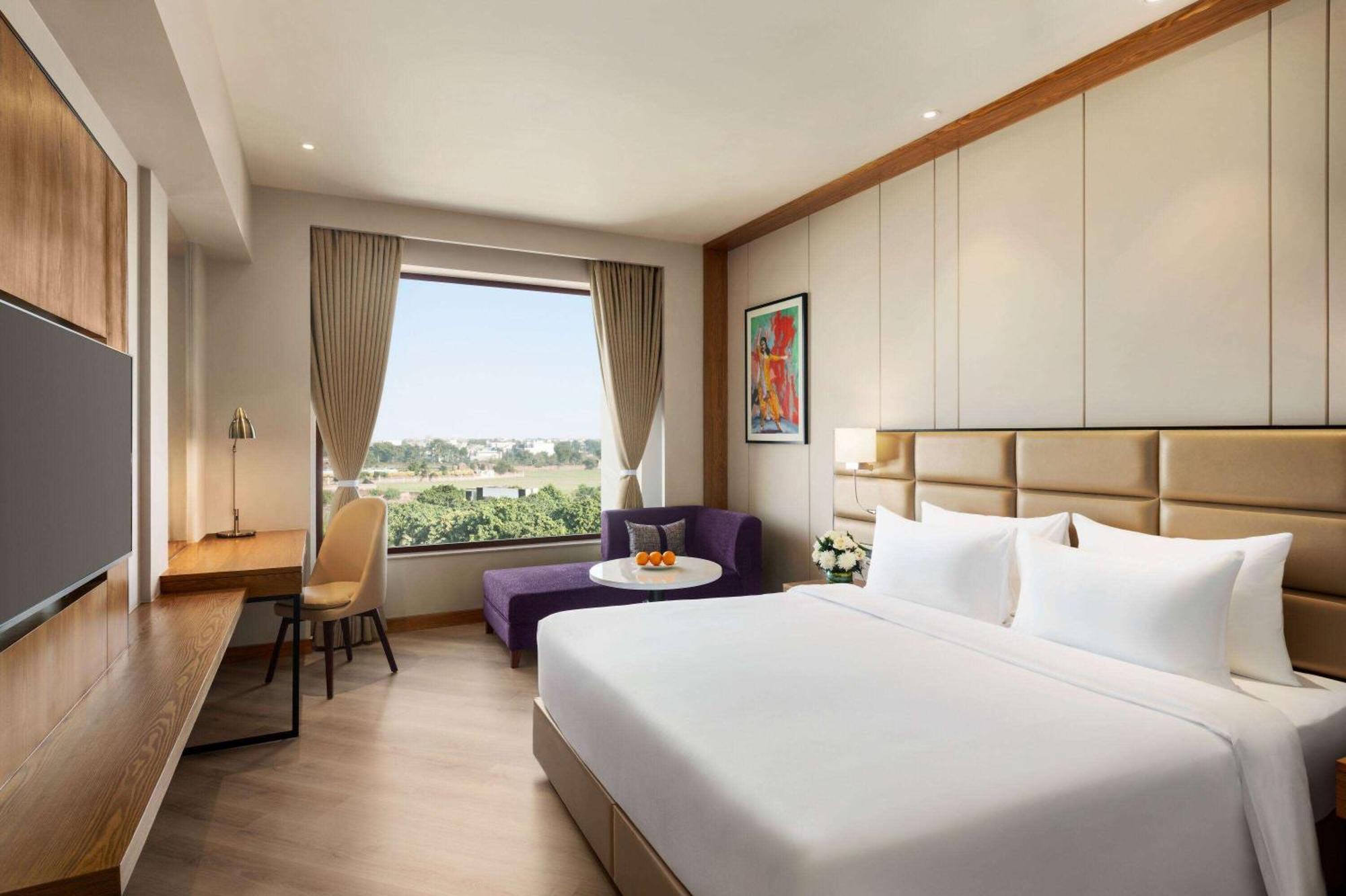 Ramada Encore By Wyndham Amritsar Airport Bagian luar foto