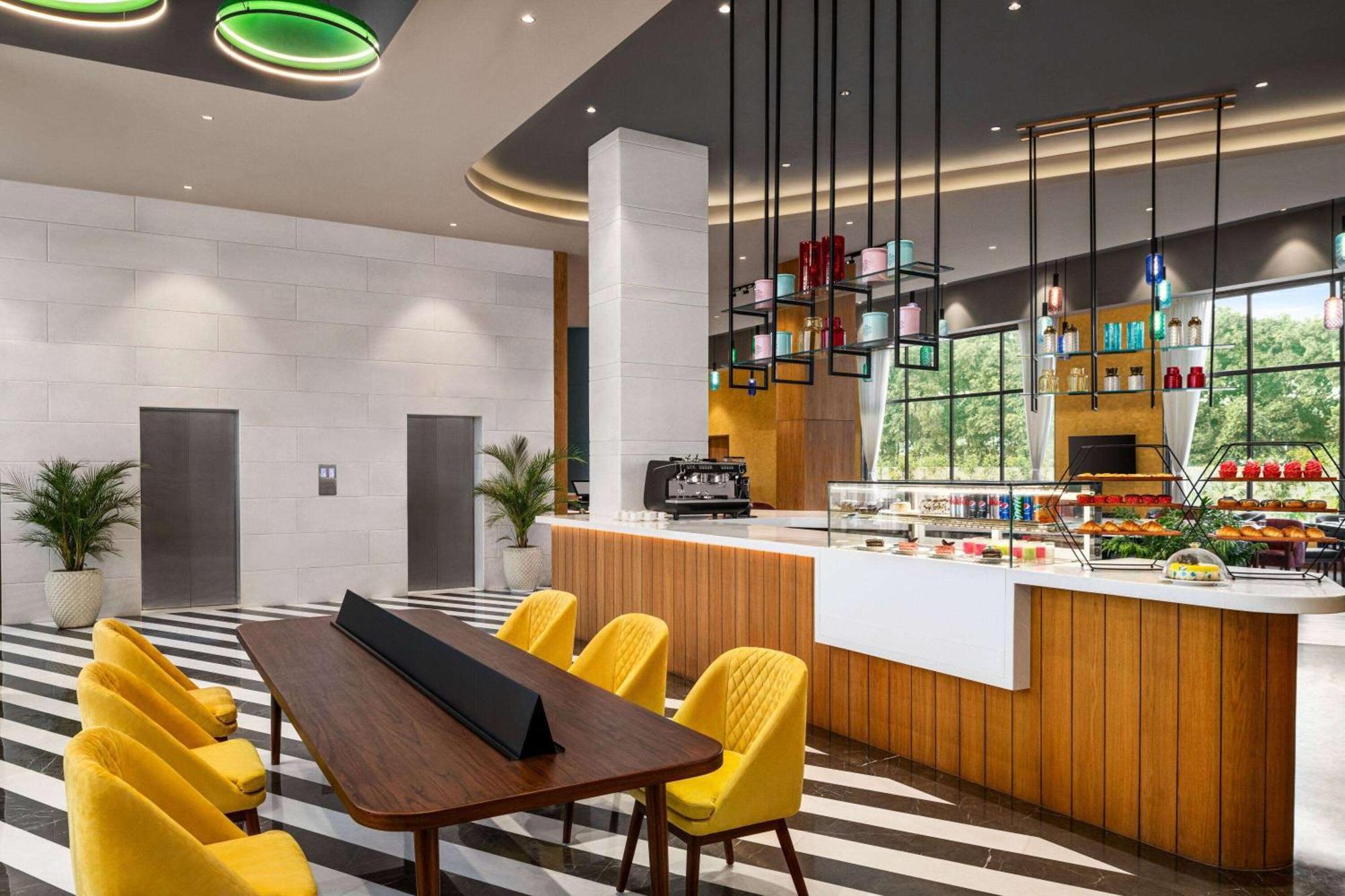 Ramada Encore By Wyndham Amritsar Airport Bagian luar foto